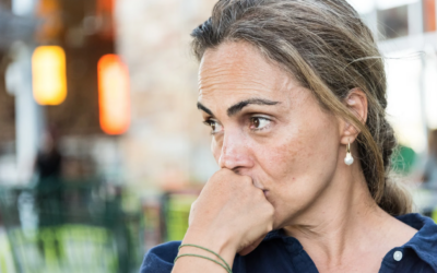 Surmonter la blessure de rejet à la cinquantaine : Retrouver sa place et sortir de l’isolement